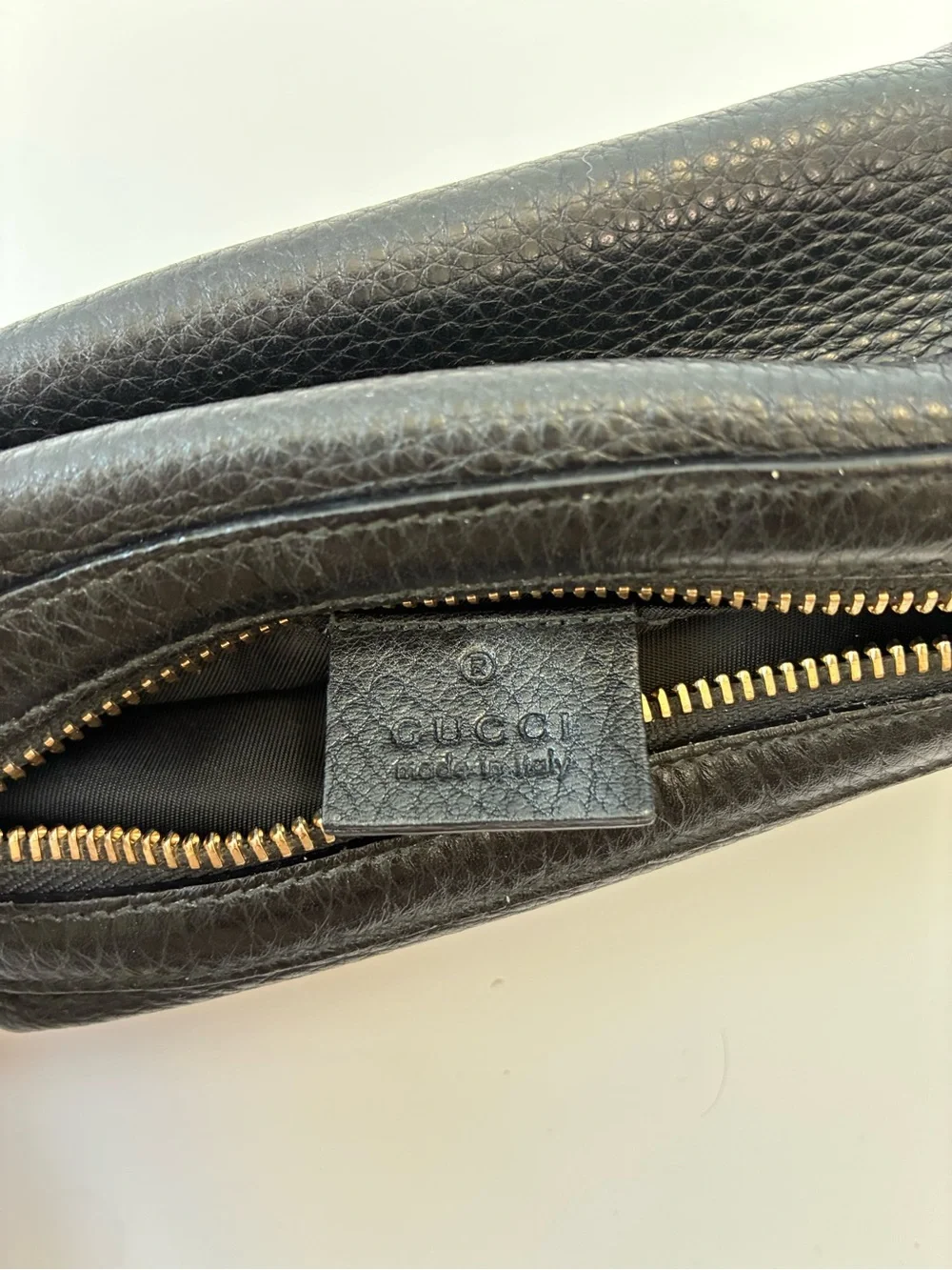 Gucci Soho Black Leather Mini Pouch Cosmetic Bag Tassel Logo Compact - Picture 8 of 10